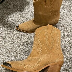 Tan Suede cowgirl boots